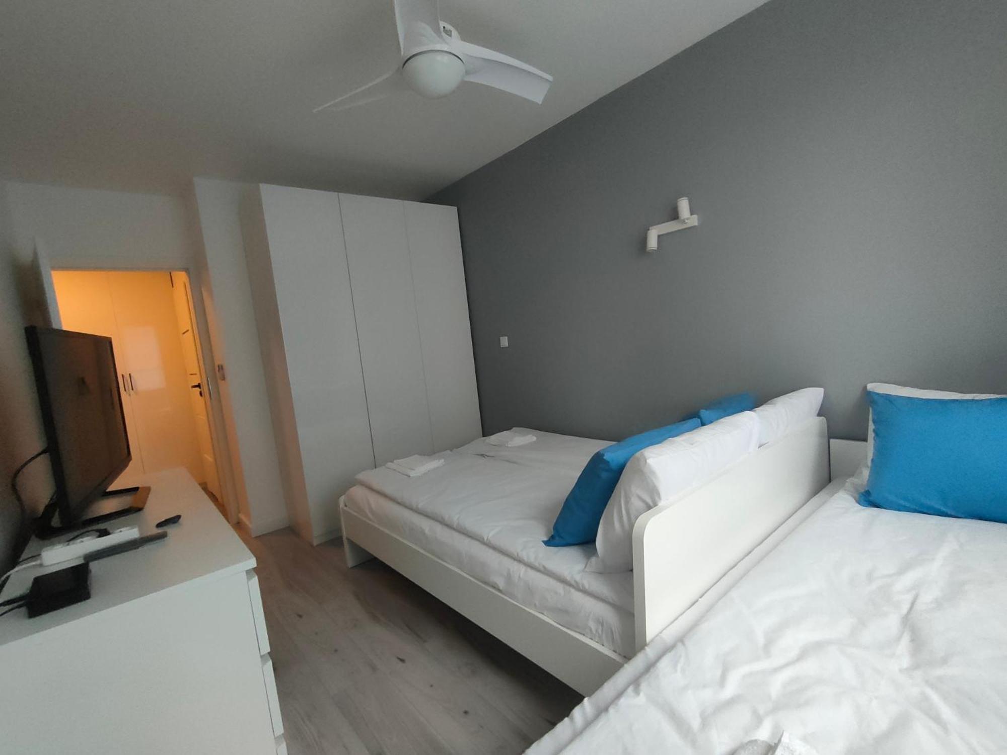 2-bedroom With 2 Free Parking Spots - Tauron Arena Homestay *
